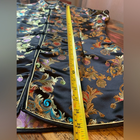 Chinese Traditional Silk Blouse - Picture 4 of 11